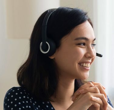 Virtual receptionist on computer