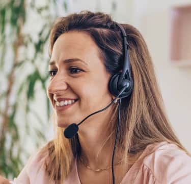 female receptionist it answering service